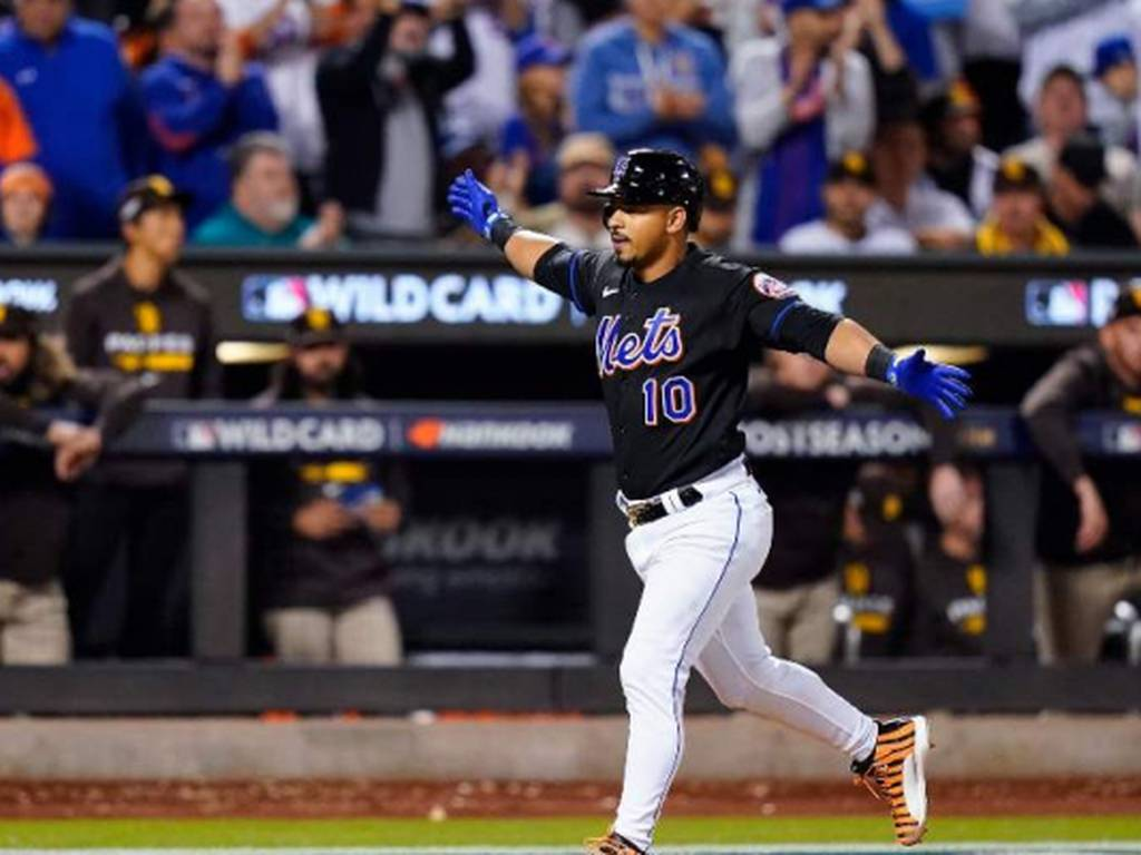 MLB: El Venezolano Eduardo Escobar sigue encendido y busca guiar a los Mets de Nueva York a la Serie Divisional