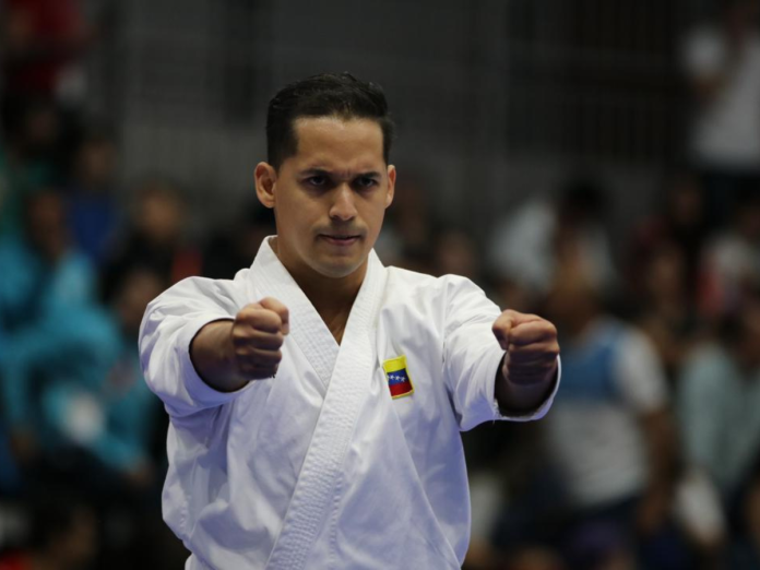 El Karateca Venezolano Cleiver Casanova es campeón en los Juegos Suramericanos  Asunción 2022
