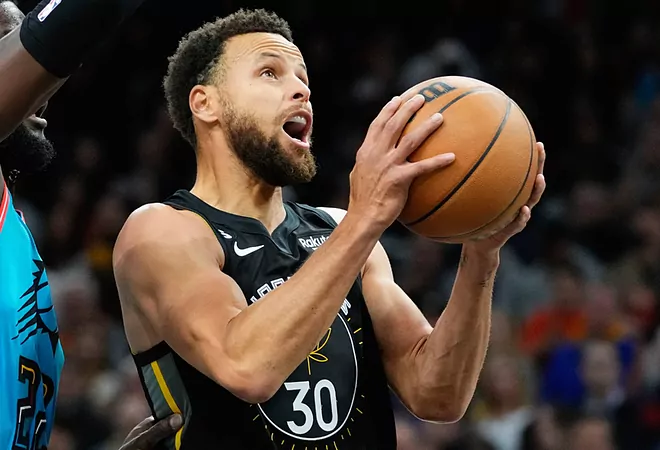 Stephen Curry mete 50 puntos… para nada: Los Golden State  Warriors vuelven a perder fuera (0-8)