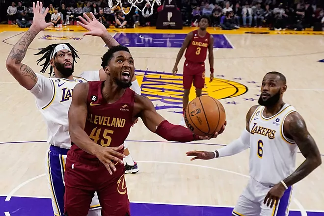 NBA: Donovan Mitchell y los Cavaliers de Cleveland no tienen piedad con Los Ángeles  Lakers