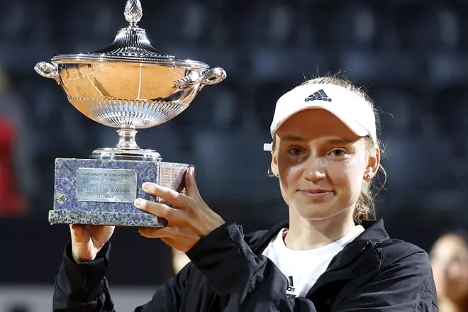 La Kazaja Elena Rybakina reina en el caos de Roma y confirma el nuevo ‘Big Three’ del tenis femenino