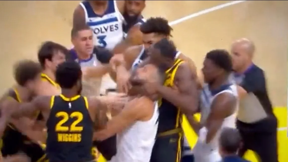 NBA: No se había jugado ni un minuto y llegan a las manos, Draymond Green agrede a un jugador (+Video)